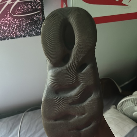 Yeezy FoamRunner Onyx - Picture 4 of 4